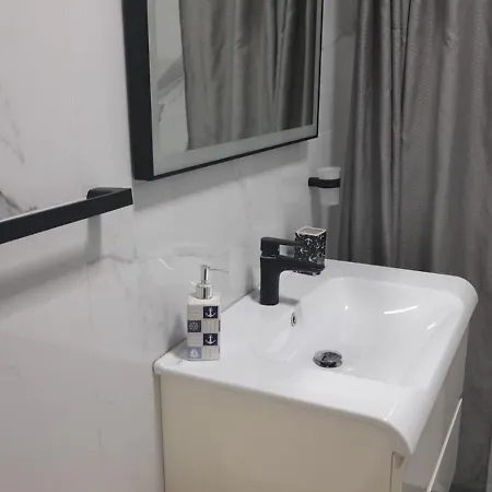 Luxurious In Center Of